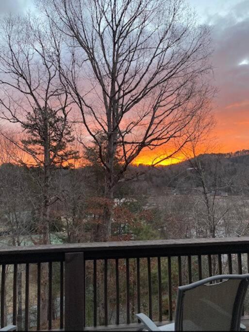 Lure Me Inn - Walk To All Resort Amenities Lake Lure Esterno foto