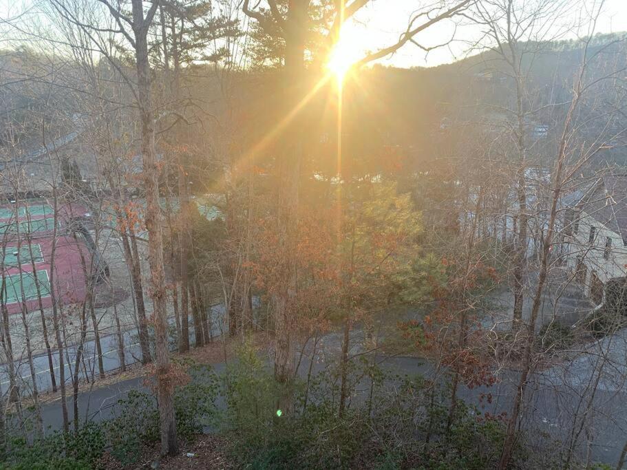 Lure Me Inn - Walk To All Resort Amenities Lake Lure Esterno foto